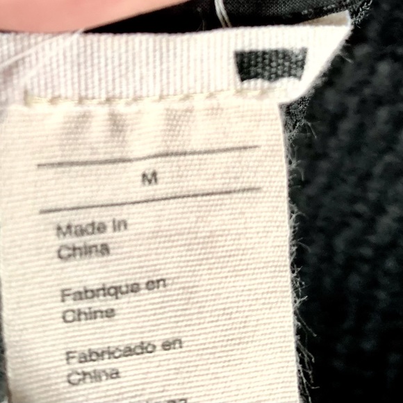 Levi’s black zip up dress - Picture 6 of 7